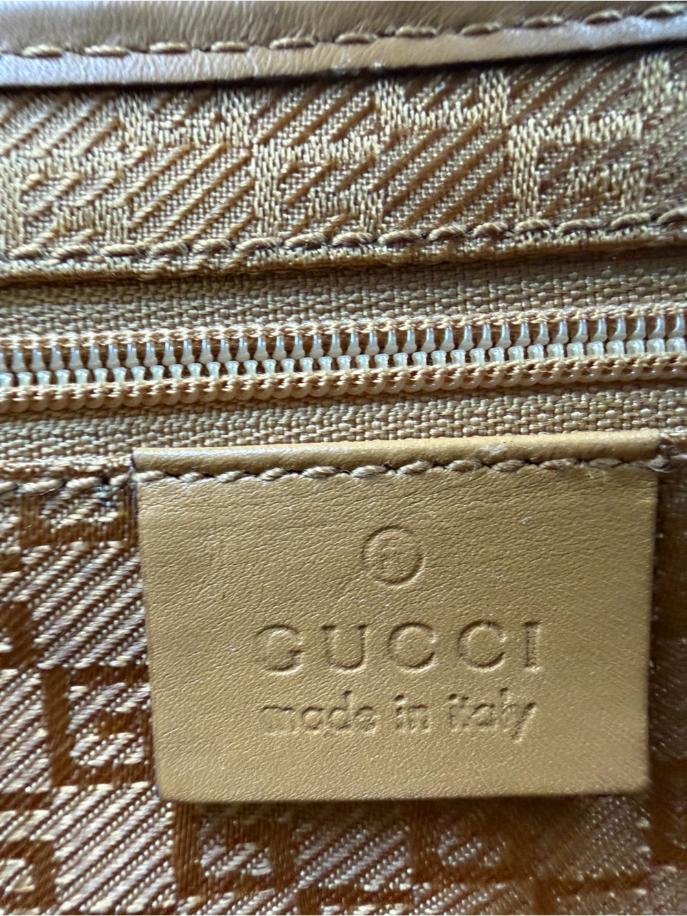 Authentic Gucci by Tom Ford Tiger Charm Lavender Shoulder Bag - Picture 12 of 17